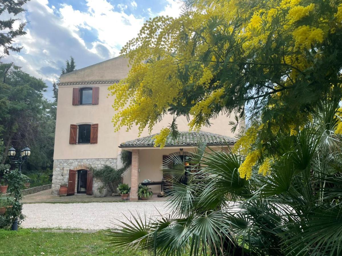 Bed and Breakfast Casale La Civetta Larino Esterno foto